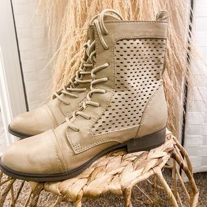 Madden Girl Combat Boot Sand Size 8